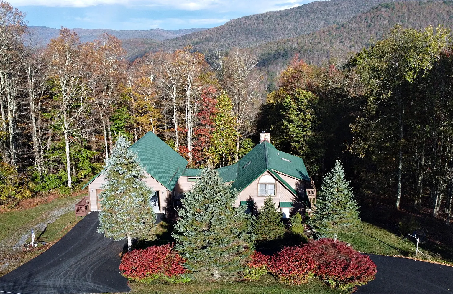 2161 Knob Dr photo 1