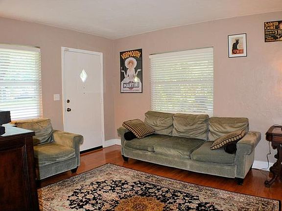 4th image of 4008 W Lawn Ave