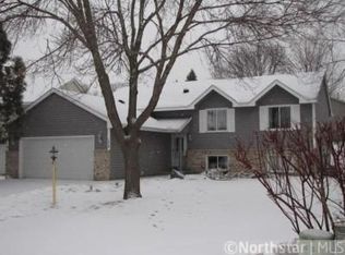 170 Fox Hollow Dr, Chanhassen, MN 55317