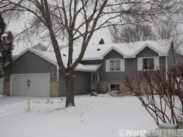 170 Fox Hollow Dr, Chanhassen, MN 55317