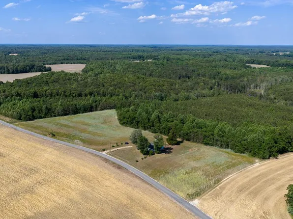 17655 Locust Grove Rd, Bowling Green, VA 22427