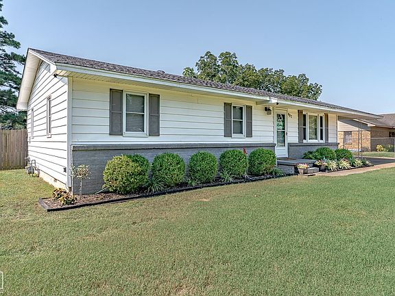 4th image of 907 Nash St