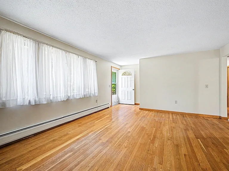 270 Wood St — Photo 10