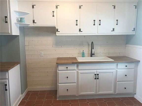 4th image of 55 Socialville Ln