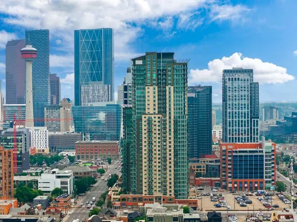 210 N 15th Ave SE #1808, Calgary, AB T2G 0B5
