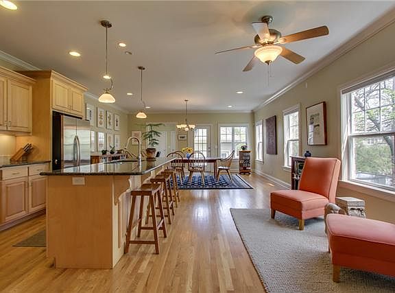 4th image of 2720A Acklen Ave