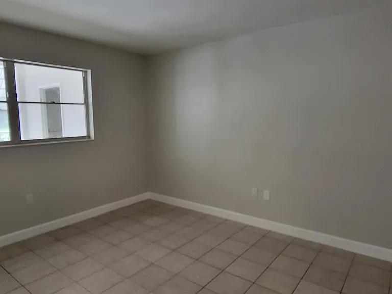 911 Washington Ave #118 — Photo 11