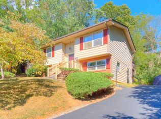 2115 Charlton Ln, Radford, VA 24141