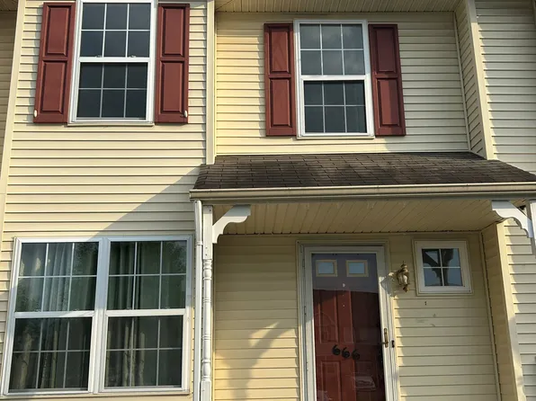 666 Walnut Tree Dr, Blandon, PA 19510