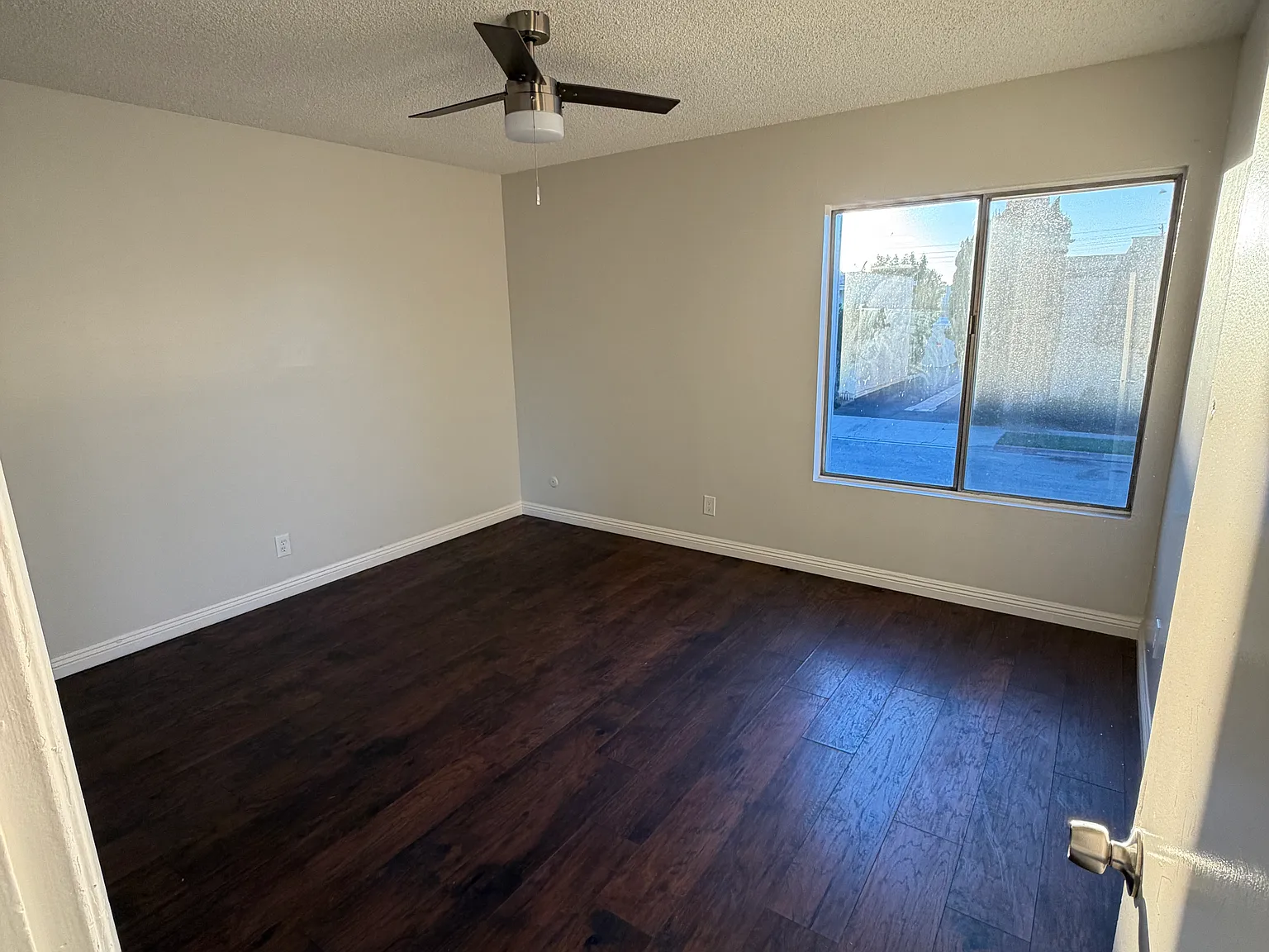 5530 Ackerfield Ave — Photo 4