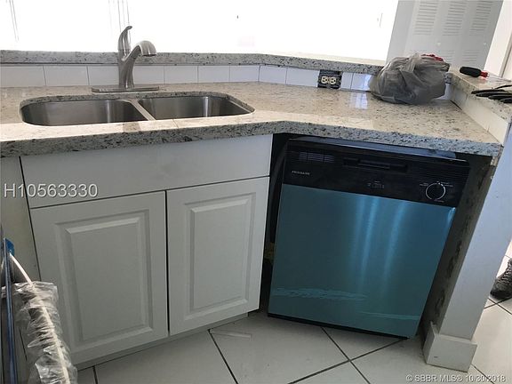 3rd image of 8750 N Sherman Cir APT 408