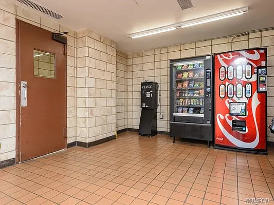 Sold by Daniel Gale Sotheby's International Realty | media 20