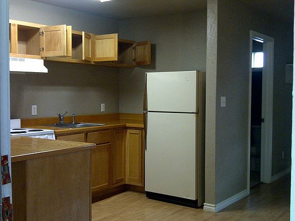 2nd image of 1109 W Russell Pl APT 5