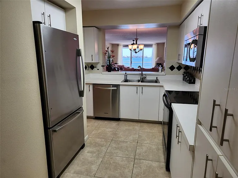 6105 Bahia Del Mar Cir #283 — Photo 8