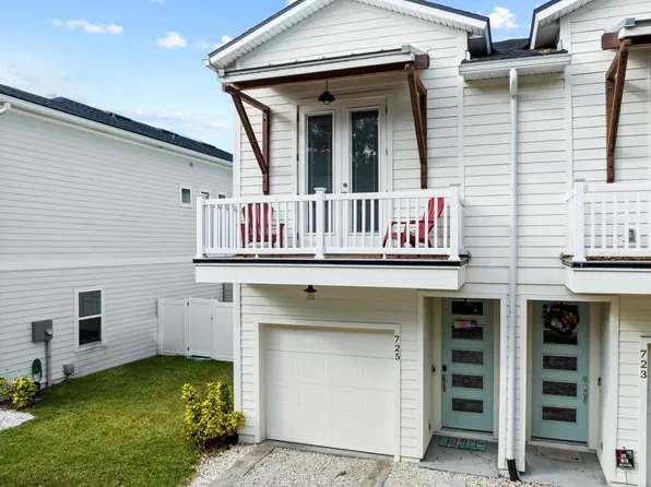 725 12th Ave S, Jacksonville Beach, FL 32250