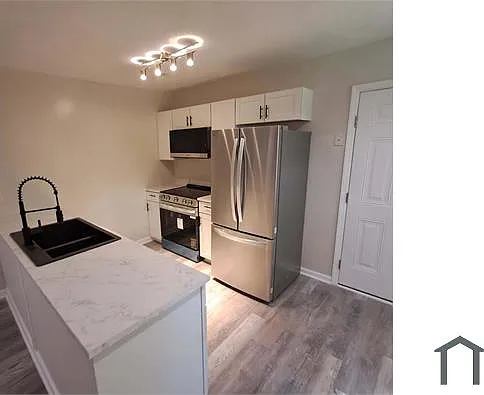 4 bed, 1200 sqft, $2,400 — Photo 2