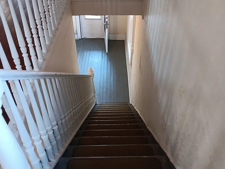 816 Avon St — Photo 2