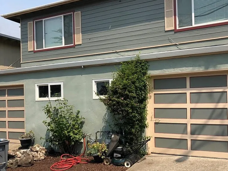 Unit is on the left