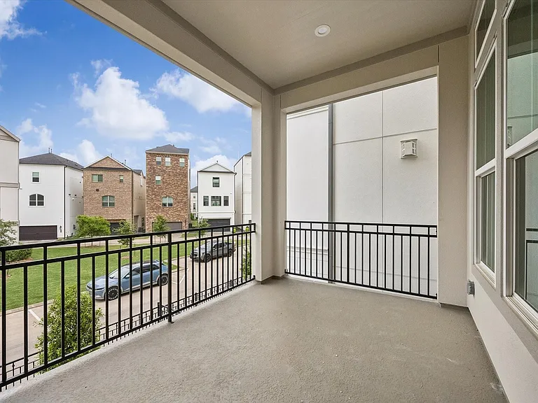 947 Blackshire Ln — Photo 20