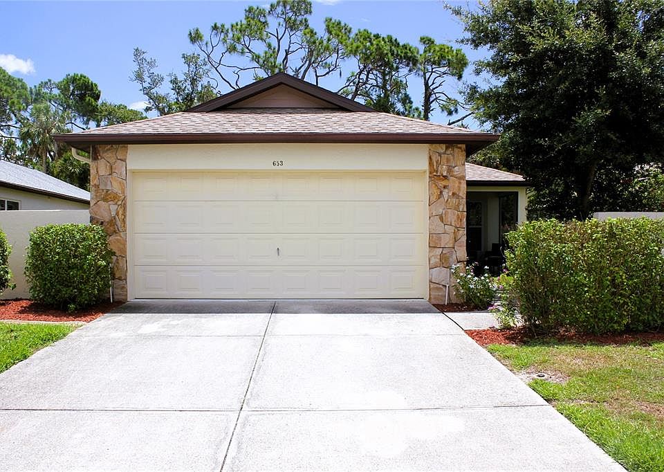 1st image of 653 LINDEN DRIVE