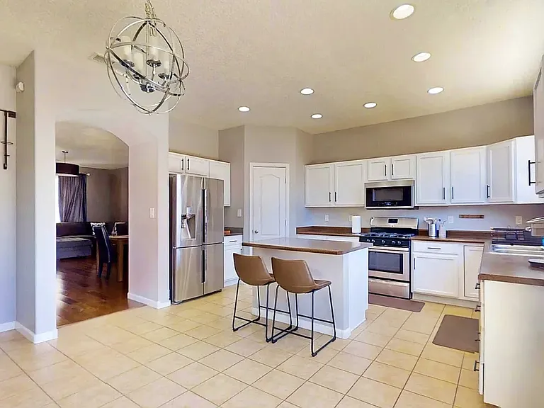 2406 Treviso Dr SE — Photo 5