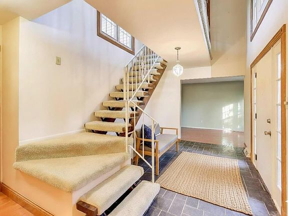 4th image of 603 Savoy Pl
