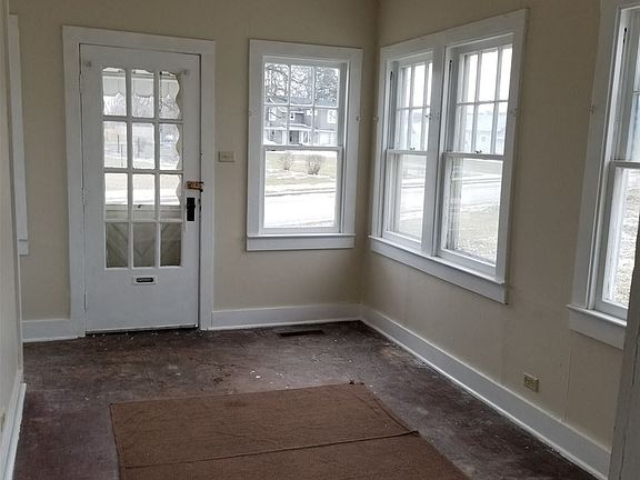 4th image of 622 Baldwin St