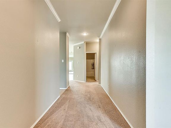 5th image of 111 Abelia Dr