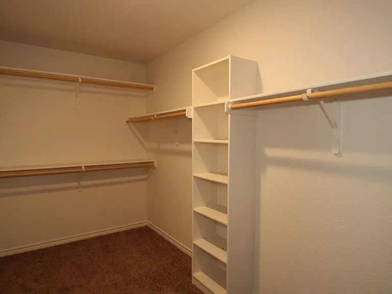 902 Clanton Cv — Photo 23