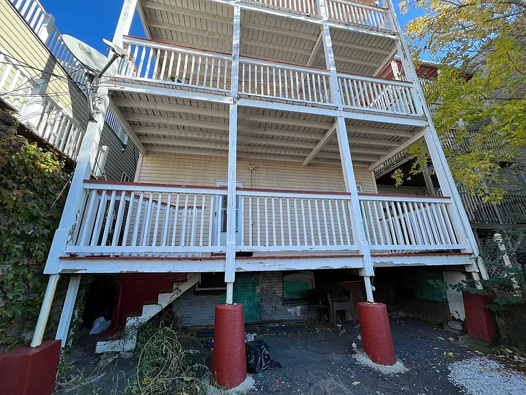 288 Meridian St #1 — Photo 24