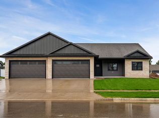 1914 London St, Holmen, WI 54636