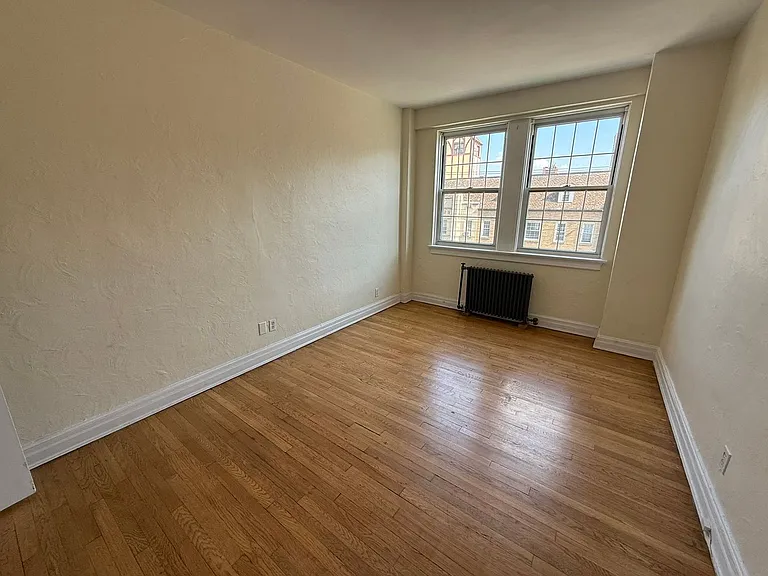 New King Edward Apartments — Photo 328