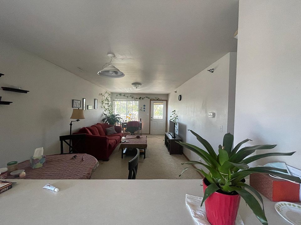 1st image of 1401 N Dakota Ave