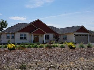 2609 Beall Ln, Central Point, OR 97502