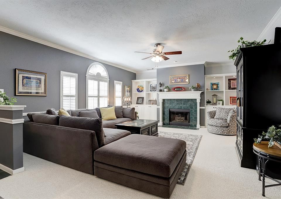 1st image of 1333 El Camino Village Dr