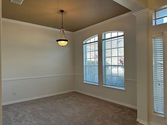 3rd image of 10867 Piping Rock Cir