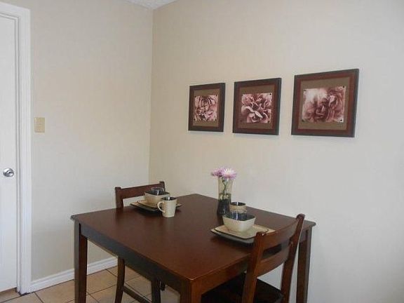 5th image of 10816 Tall Oak Dr
