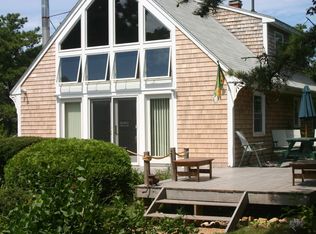14 Young St, Edgartown, MA 02539