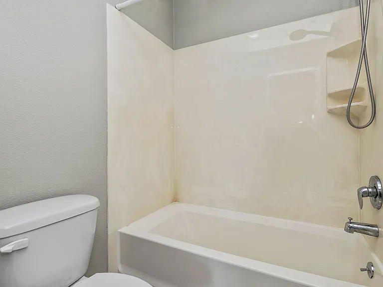 562 Lambert Ter — Photo 13