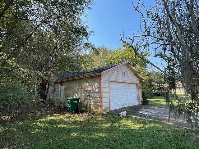 2nd image of 627 Longbow Dr
