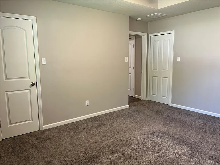 304 S Shadowbend Ave — Photo 28