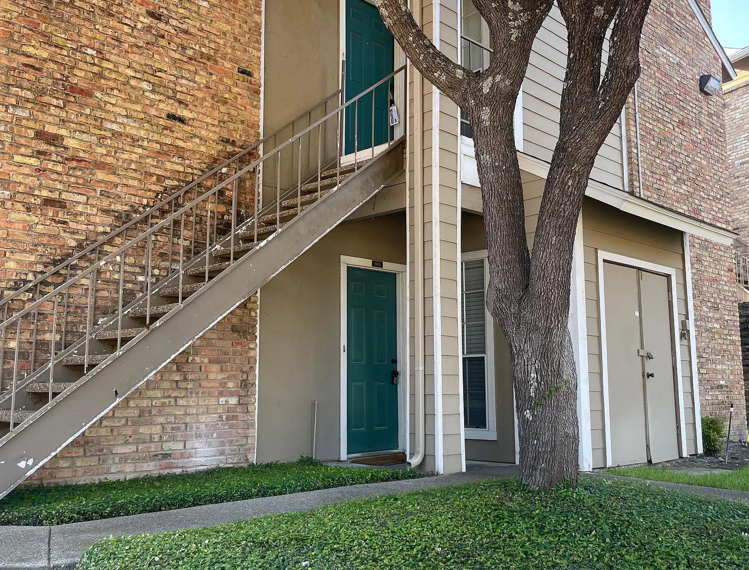 2 bed, 1094 sqft, $1,625 — Photo 1