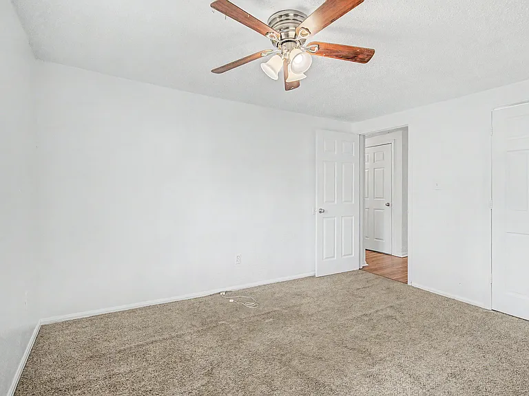 5606 W 17th Ave — Photo 13