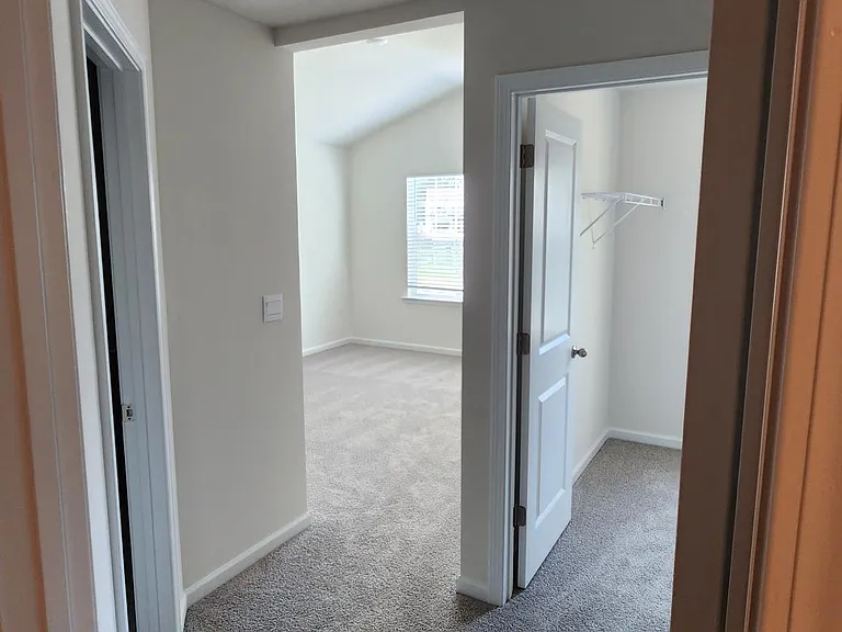 7104 N Mills Rd — Photo 17