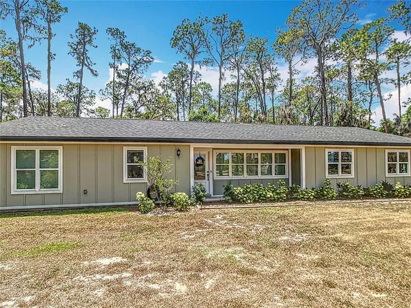 7374 Circle Dr, Lady Lake, FL 32159