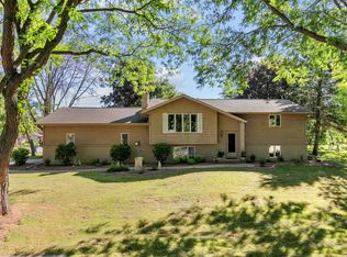 1400 S Chickadee Ln, Appleton, WI 54915