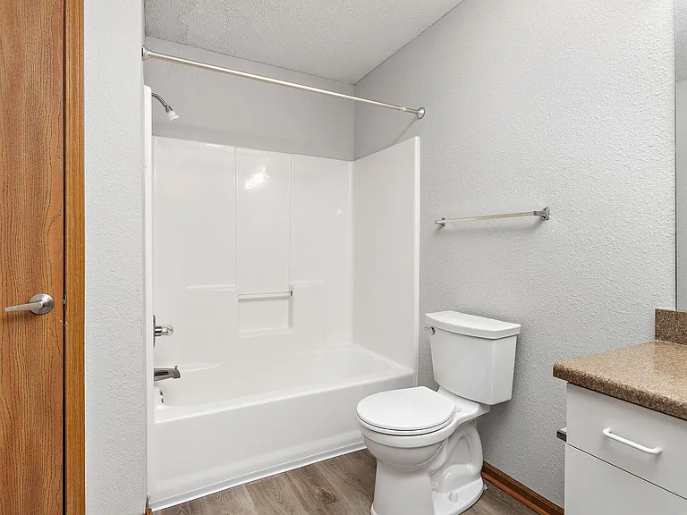 Oak Ridge Park Apartments — Photo 26