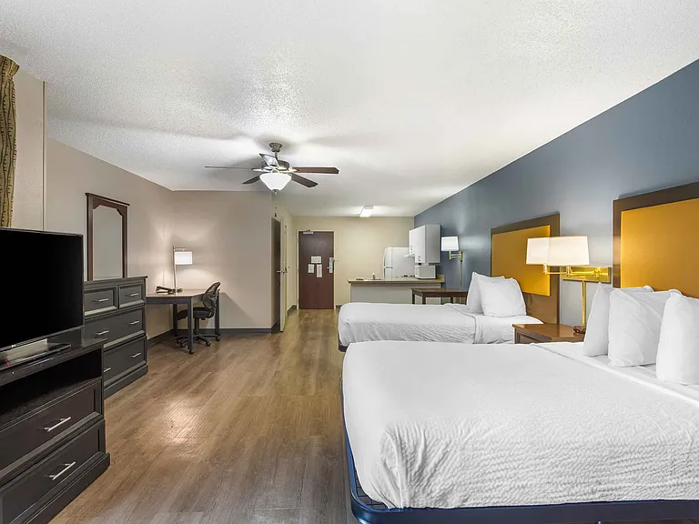 Deluxe Studio - 2 Full Beds