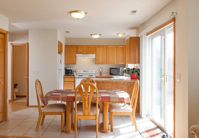1511 Summit St — Photo 5