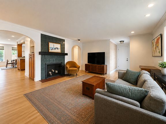 3rd image of 5117 46th Ave NE